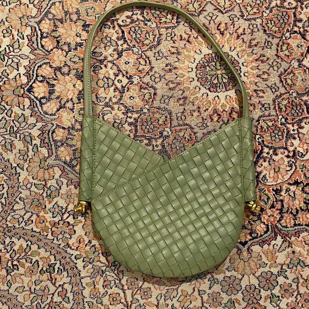 Elegant Green Woven Handbag